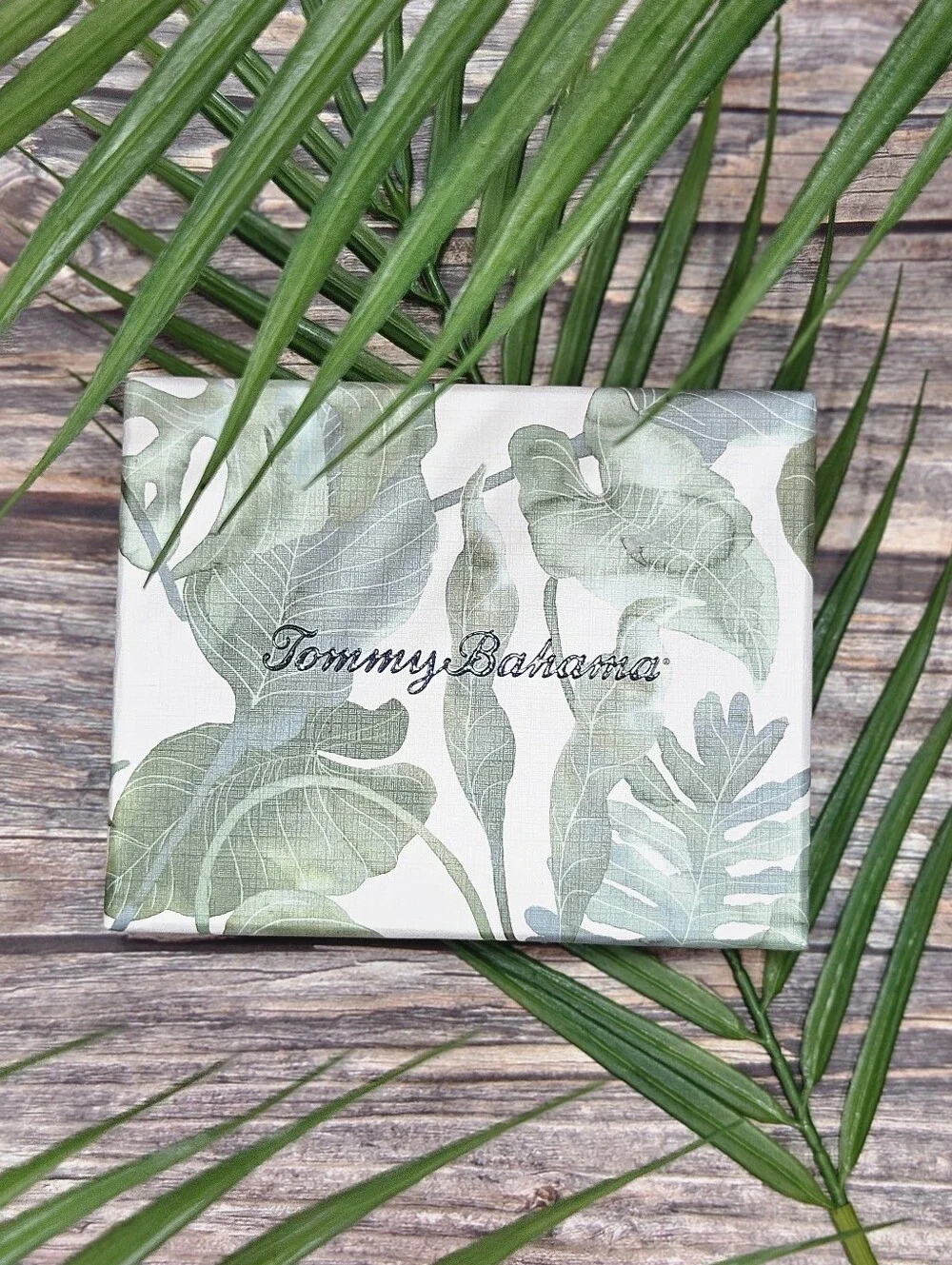Tommy Bahama Brown Trifold Woven Inlay Wallet Boho Vacation Beach Summer Spring
